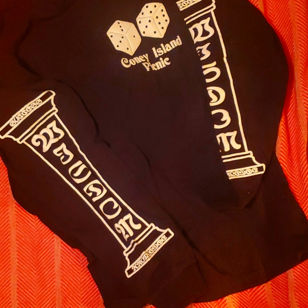LONG SLEEVE BLK GRAPHIC SATAN